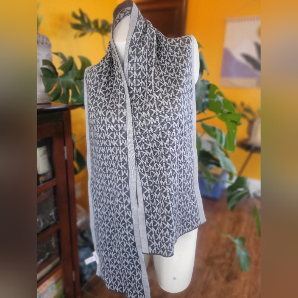 Michael Kors Gray Patterned Scarf